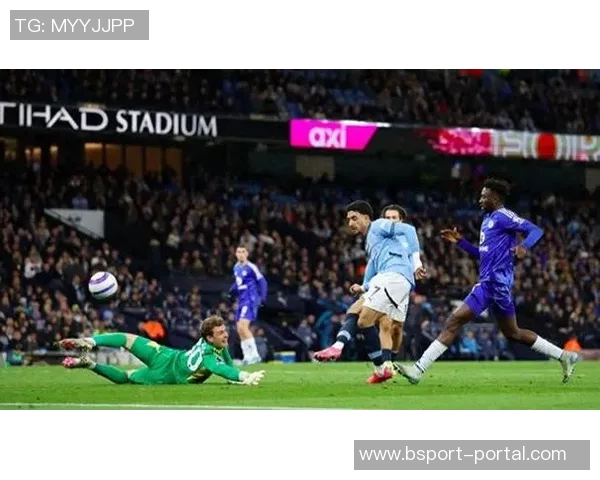 英超激战巴萨大胜曼城红牌争议引发全场热议