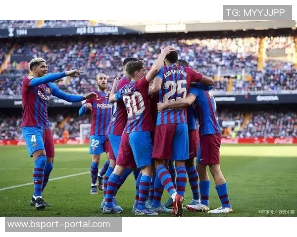 西甲激战巴萨大胜阿森纳红牌争议引发全场热议