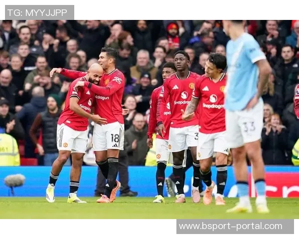 西甲联赛曼联大胜曼城引发争议判罚全场沸腾瞬间回顾